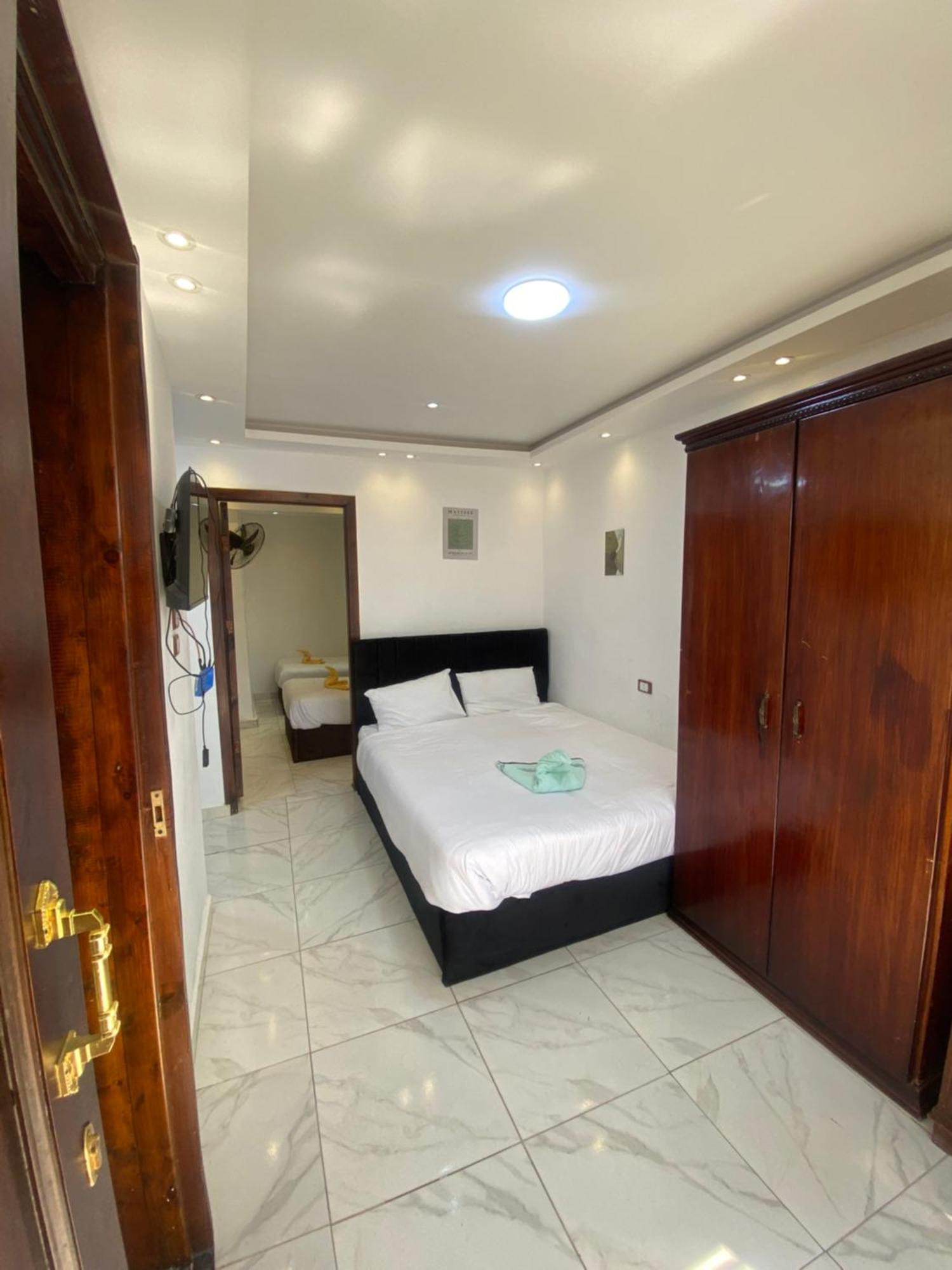 Middle East Pyramids Hotel Kafrat al Jabal Exterior photo