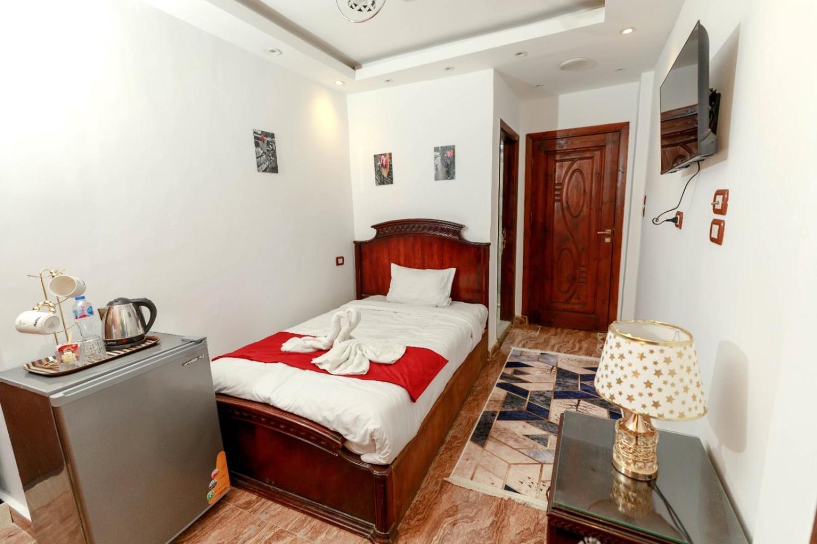 Middle East Pyramids Hotel Kafrat al Jabal Exterior photo