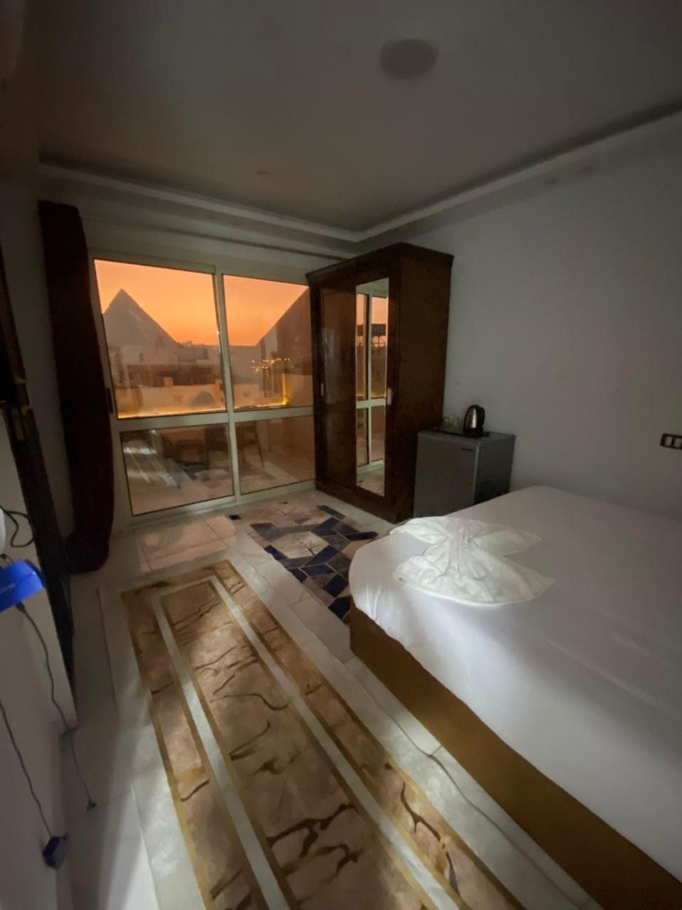 Middle East Pyramids Hotel Kafrat al Jabal Exterior photo
